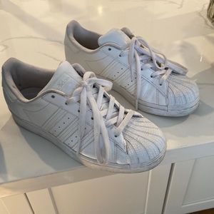 Adidas White tennis shoes, unisex.